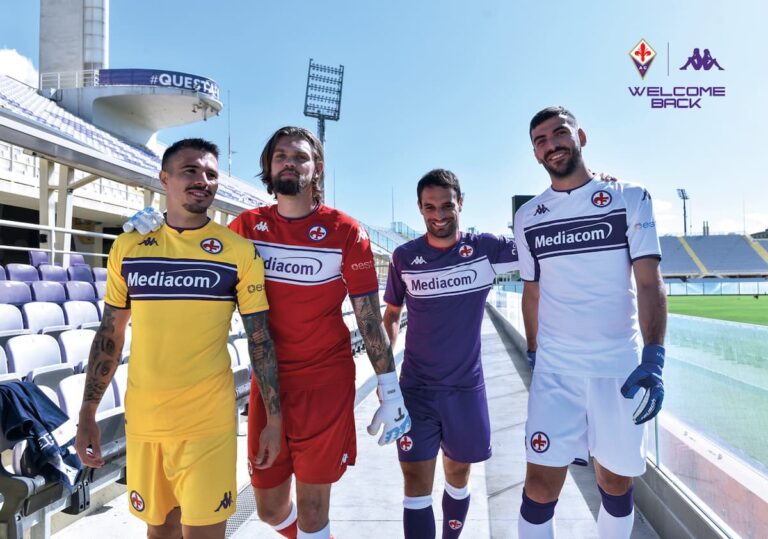 Fiorentina, la nuova maglia 2022 è vintage