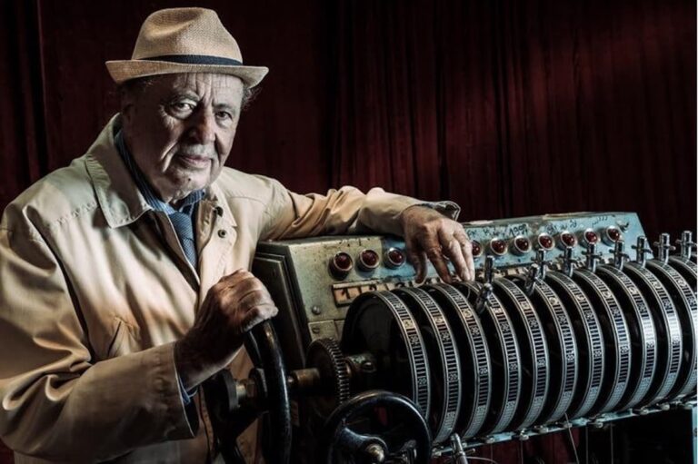 Monticchiello, via al crowdfunding per salvare il teatro