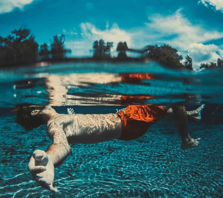 Serve il green pass per andare nelle piscine all’aperto o al chiuso?