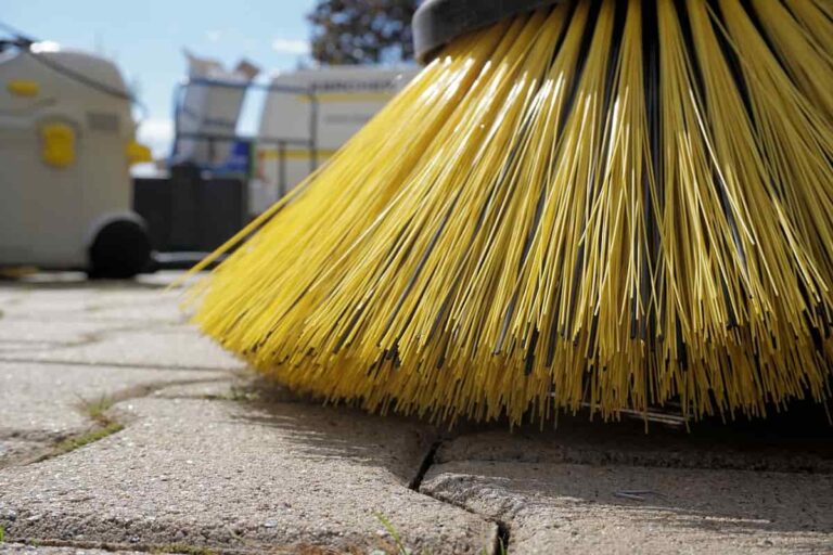Pulizia strade a Firenze, agosto 2021: no alla sospensione dei servizi Alia