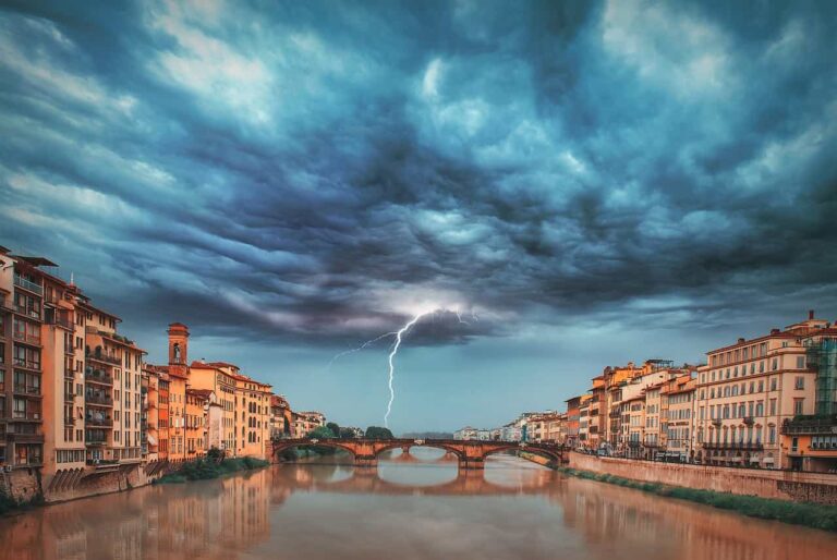 Allerta meteo in Toscana e a Firenze: nei prossimi giorni torna la pioggia