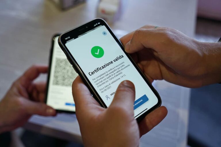 Quanto vale il green pass: durata per tampone rapido, prima e seconda dose