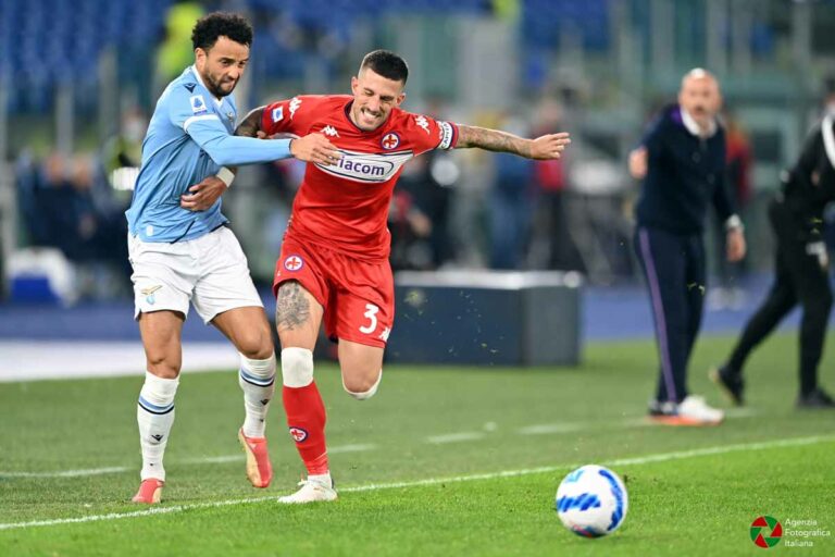 La Fiorentina non tira in porta, la Lazio vince di misura