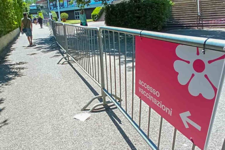 Terza dose in Toscana: prenotazione del vaccino, quando e come farla