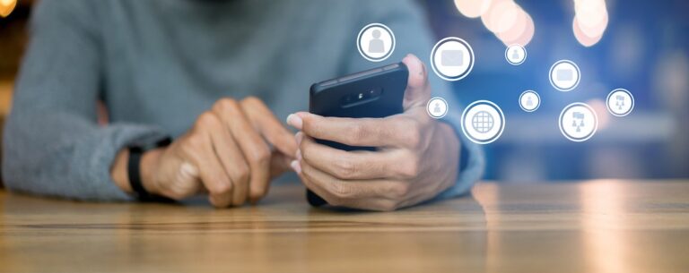 Il web da’ vita a nuove professioni: creare app per il gioco da casa è la moda del momento