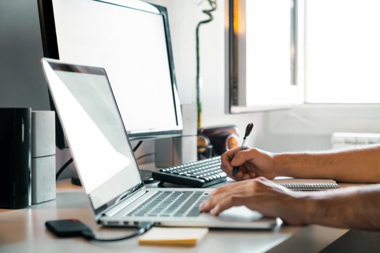 Smart working 2022: proroga per privati, fragili e genitori di under 14?