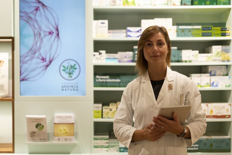 Alla nuova farmacia Santa Maria Novella Scala test antigenici rapidi