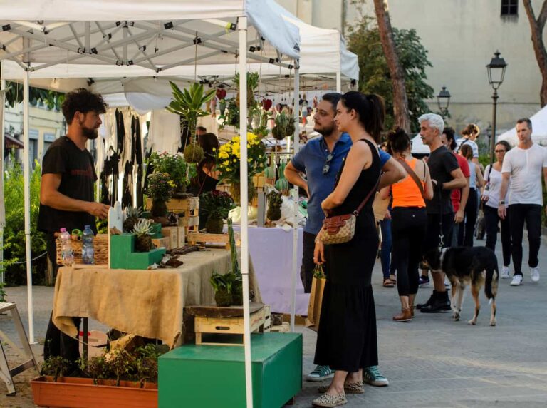 Mercatini a Firenze: le date 2022 degli eventi in piazza dei Ciompi
