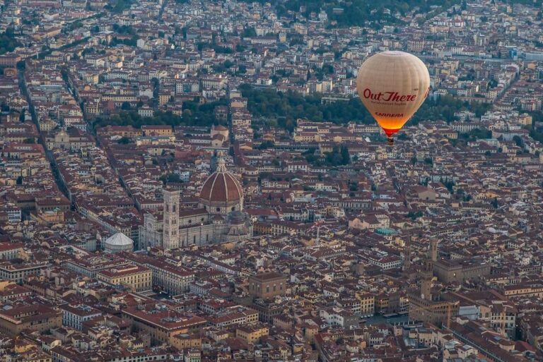 Mongolfiere e aquiloni: all’Ultravox arriva il festival del volo di Firenze