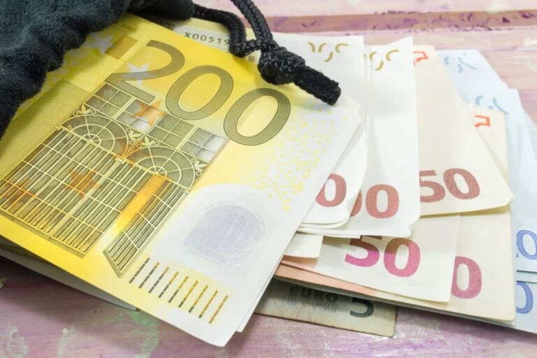 Bonus 200 euro: reddito lordo, netto o Isee? Familiare o personale?