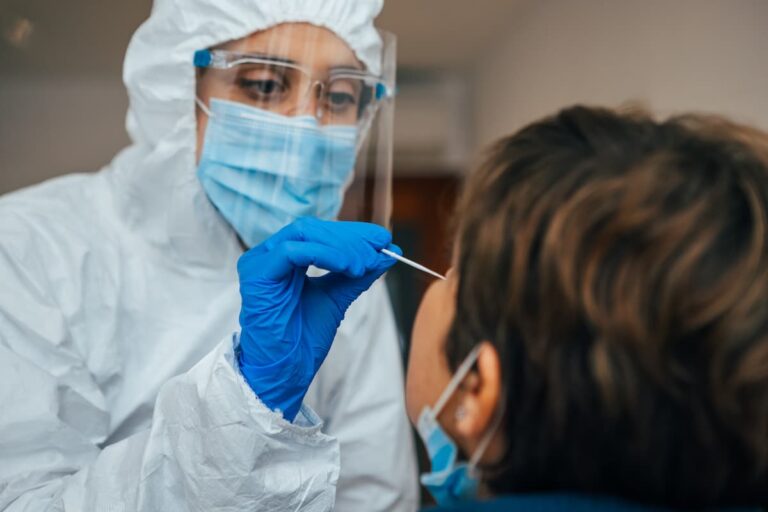 Tampone di fine quarantena: quando fare il test di controllo per l’uscita dall’isolamento