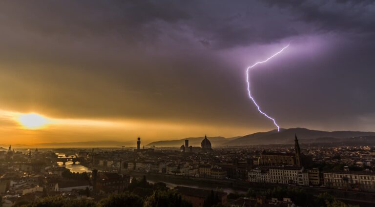 Il maltempo d’agosto a Firenze: bomba d’acqua e tanta paura