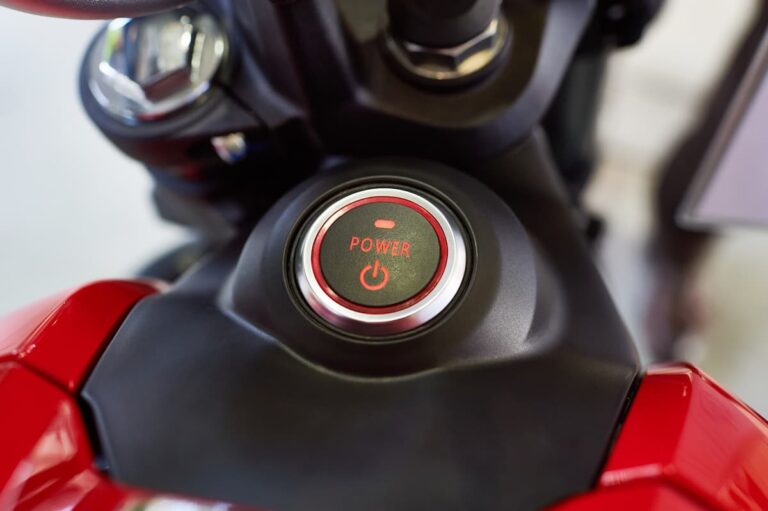Tornano gli incentivi per l’acquisto di moto e scooter elettrici