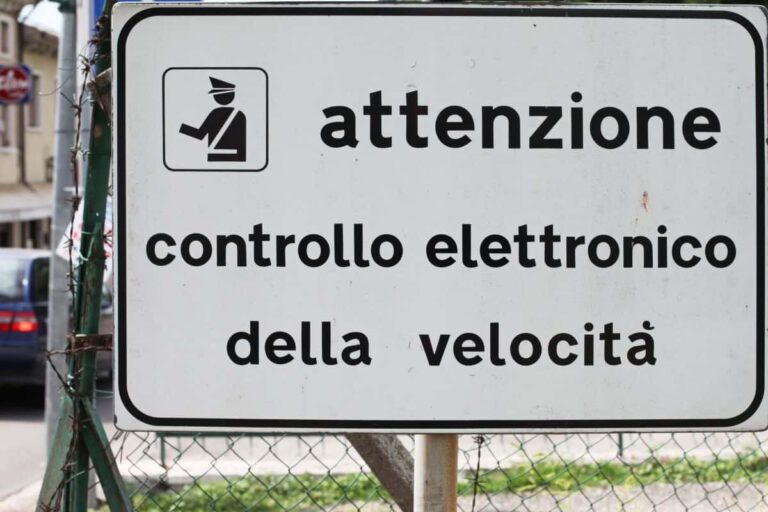 Le multe dei velocar a Firenze: polemiche in città