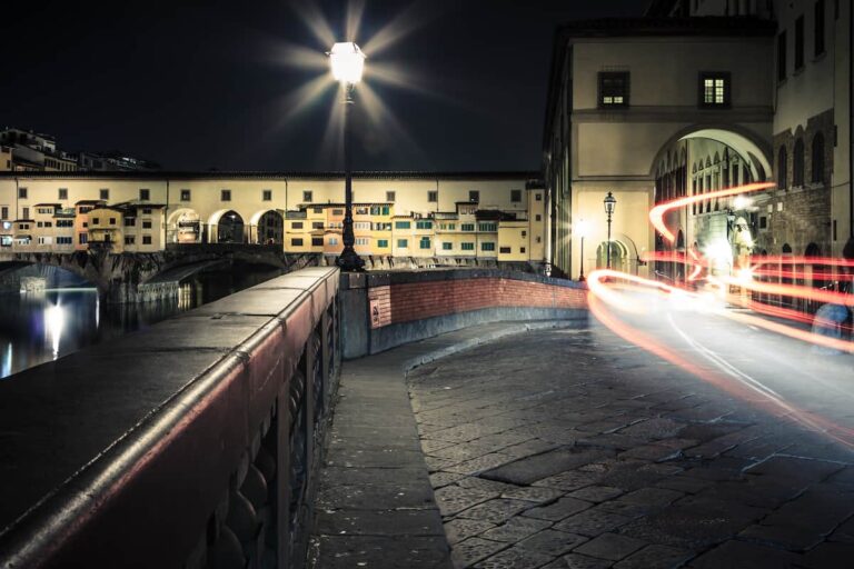 Caro energia, a Firenze meno lampioni accesi e smart working