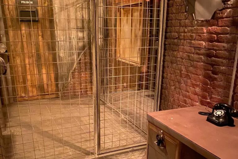 In via Baracca la banca si trasforma in escape room