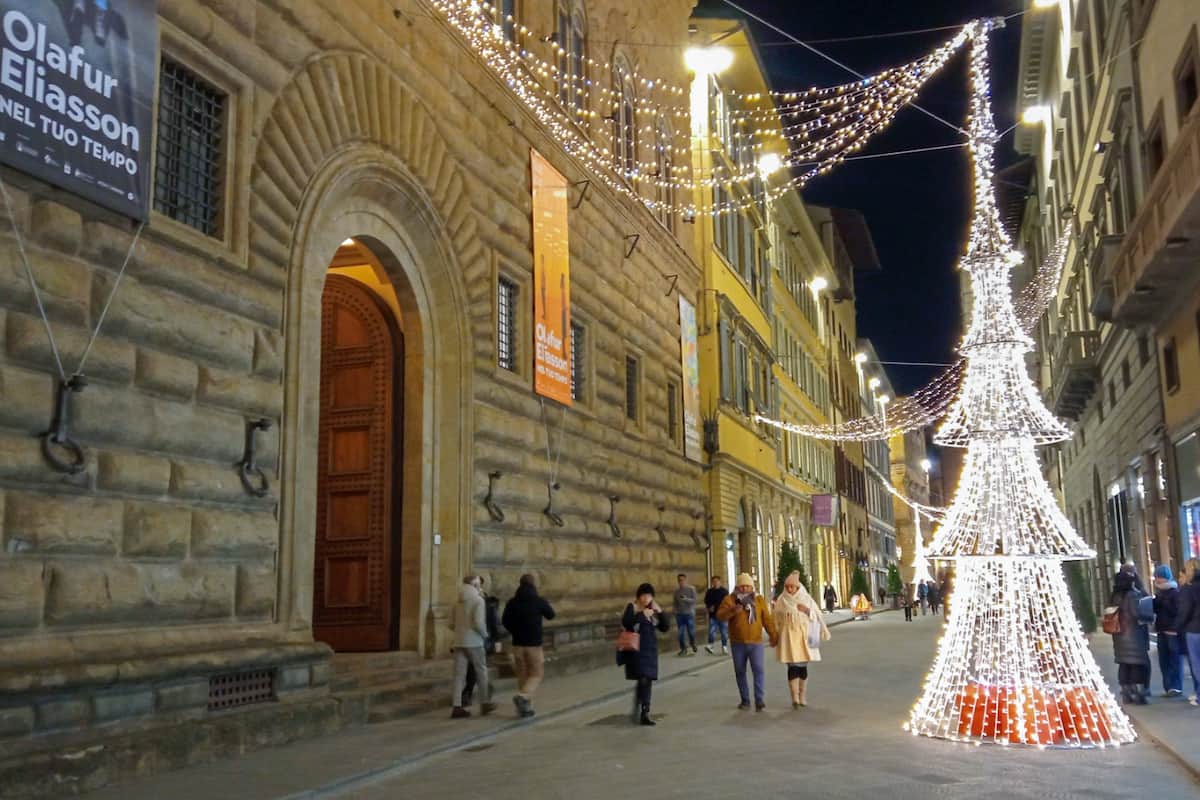 Luminarie vi Tornabuoni Firenze
