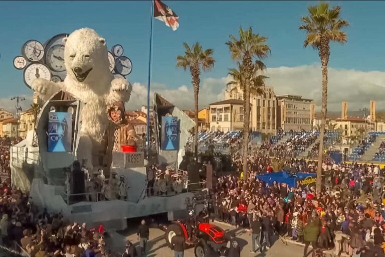 Primo corso del Carnevale di Viareggio 2023: orari e programma