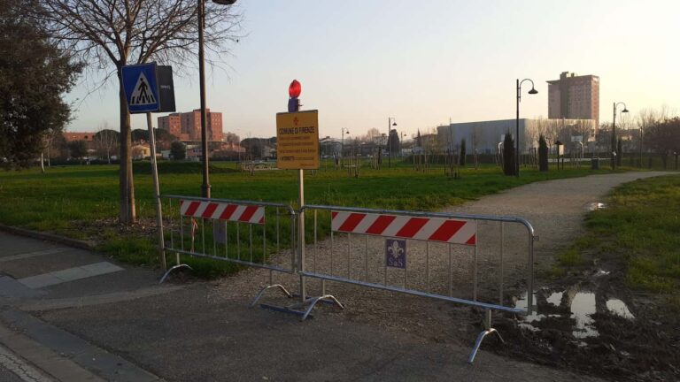 Bocconi avvelenati per cani a San Bartolo a Cintoia, chiuso il parco