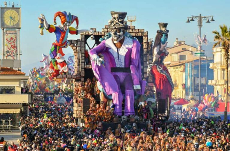Orario e programma del secondo corso del Carnevale di Viareggio
