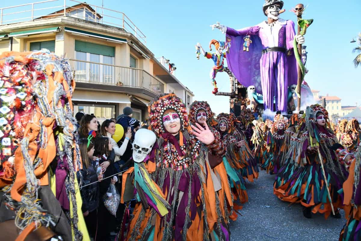 Carnevale Viareggio 2023 sfilata giovedì grasso terzo corso