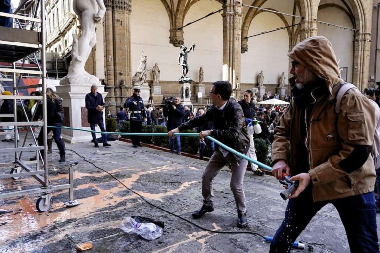 Blitz di Ultima Generazione, Nardella: “Messa in scena? Offensivo”