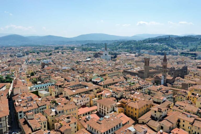 Stop alla “turistificazione”, ok al Piano operativo di Firenze