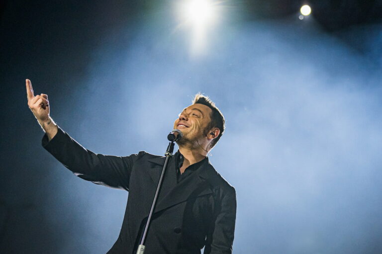 Concerto di Tiziano Ferro a Firenze: dai biglietti alla scaletta, la guida