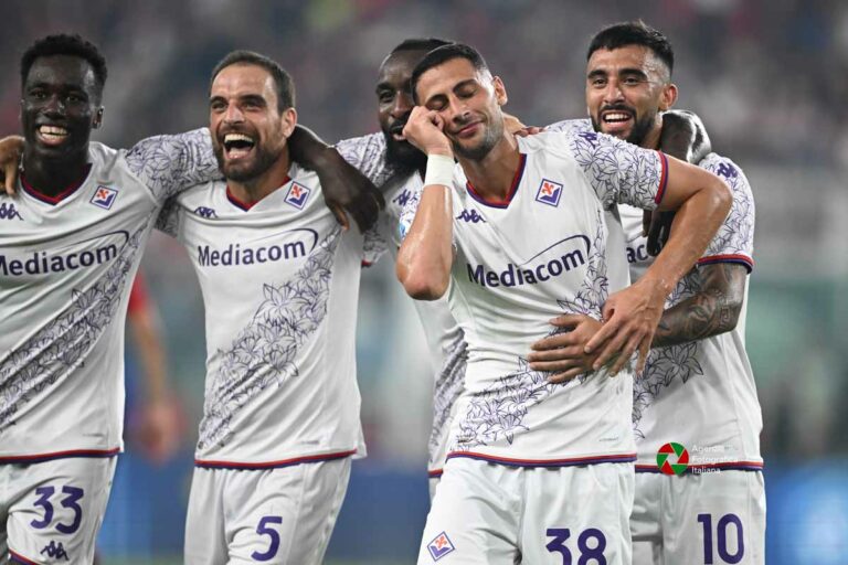 La Fiorentina vince anche a Udine e aggancia la Juve