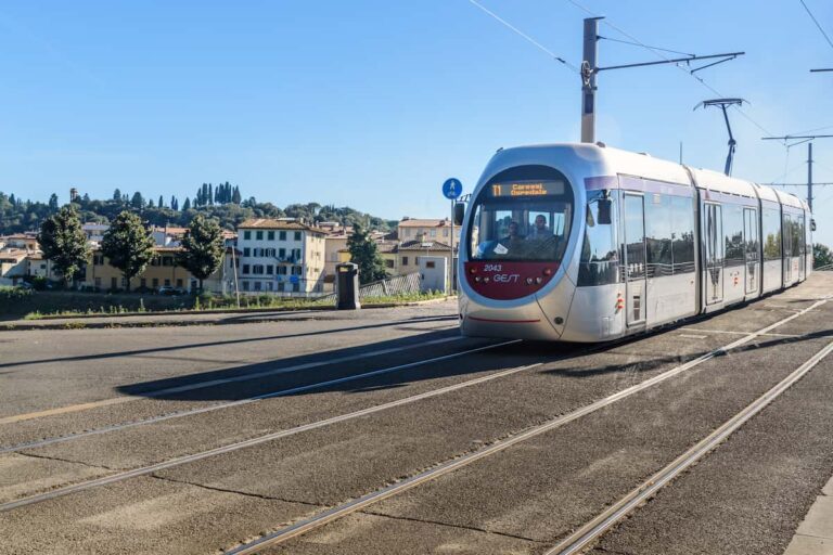 Tramvia di Firenze e il taglio dei fondi: polemica col governo