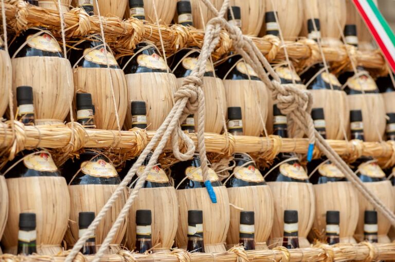 Il Carro Matto di Firenze: qual è il significato  del corteo del vino?