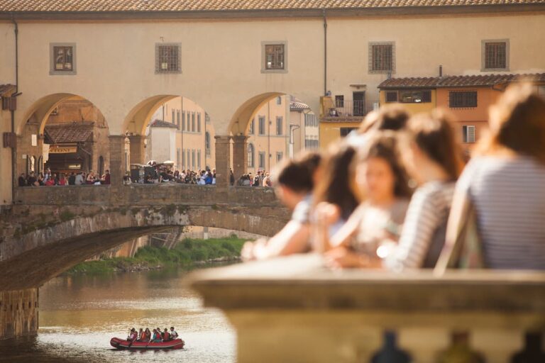 Blocco affitti turistici brevi a Firenze, sì nelle commissioni. Con scintille