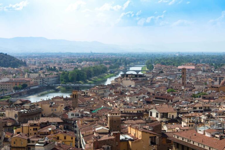 Delibera affitti brevi a Firenze, c’è il primo via libera in Consiglio