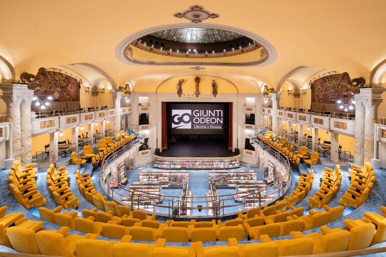 Riapre il cinema Odeon di Firenze. Per metà è una libreria Giunti