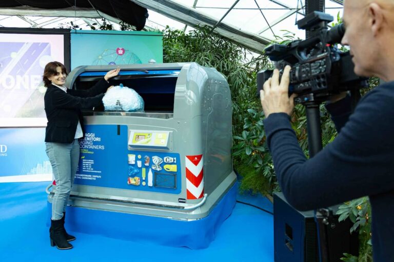 I cassonetti a Firenze sono “intelligenti”: in futuro sconti sulla Tari