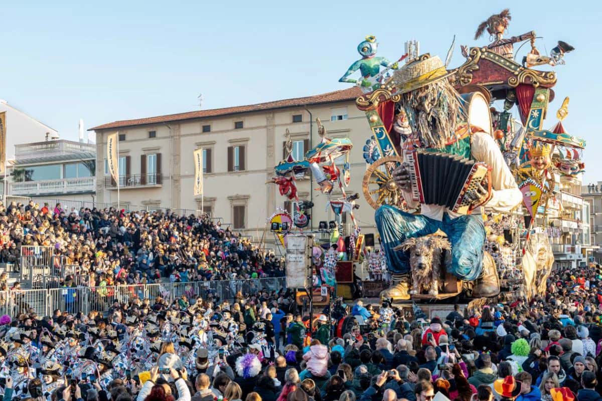 Carnevale Viareggio 2024 date orari