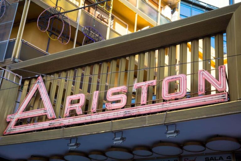 In vendita i biglietti per il festival di Sanremo 2024 al Teatro Ariston