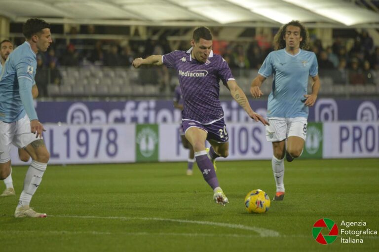 La Fiorentina rimonta e sorpassa la Lazio