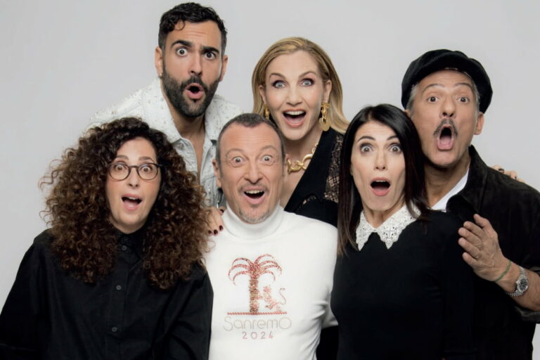 Sanremo 2024: scaletta, orari e cantanti della quarta serata (cover)