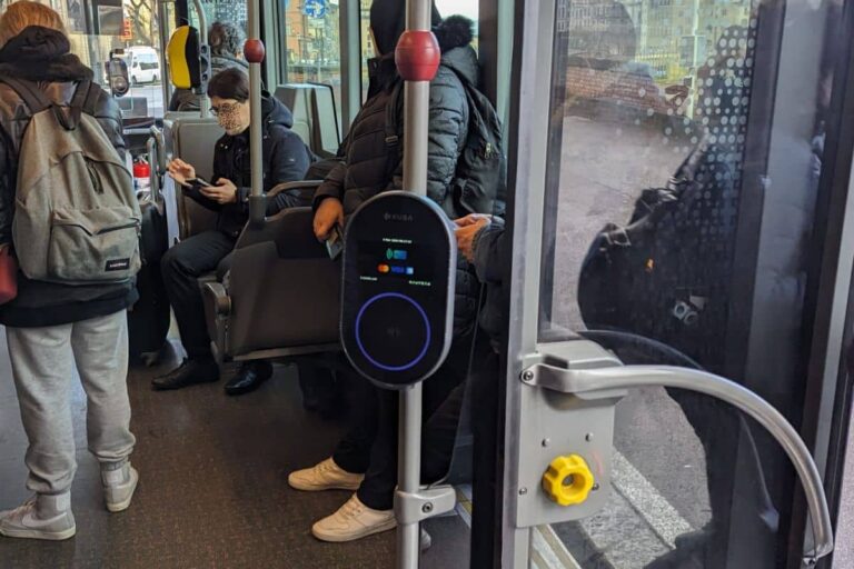 A Firenze biglietto dell’autobus contactless con bancomat e carta