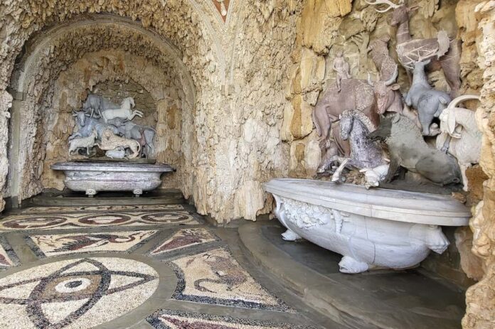 Grotta degli Animali Giardino Villa Medicea Castello