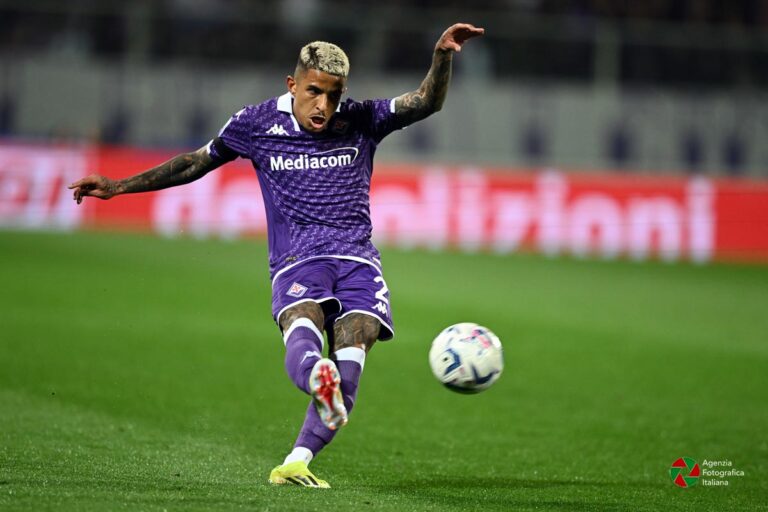 Un rigore di Beltran regala la finale di Conference League alla Fiorentina