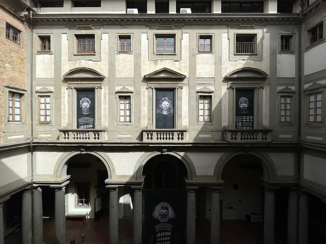 "Welcome to Barerarerungar" in mostra tra Murate Art District e Museo di Antropologia e Etnologia di Firenze.