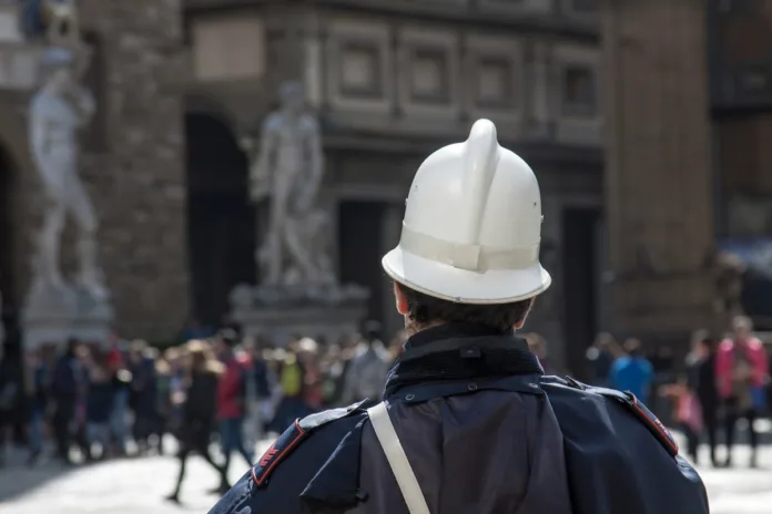 Polizia municipale Firenze multa gioco tre carte