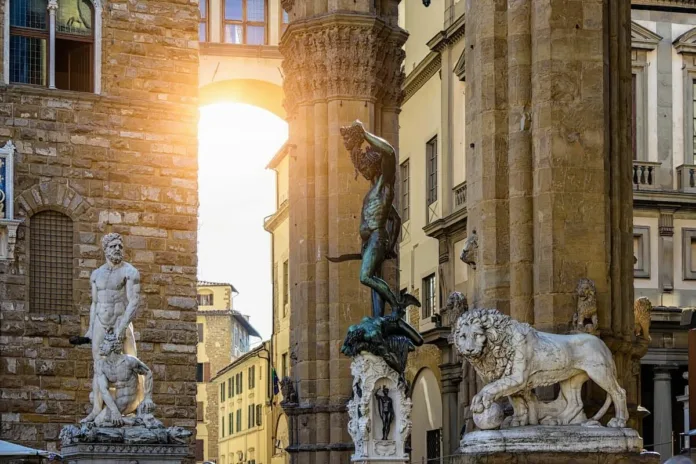 Musei Firenze aperti gratis prima domenica mese piazza della Signoria