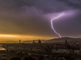 Tempesta fulmini come proteggersi ripararsi cosa fare
