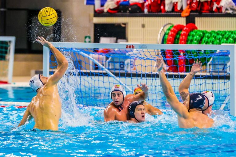 Black out Florentia, la Canottieri Napoli vince lo scontro diretto