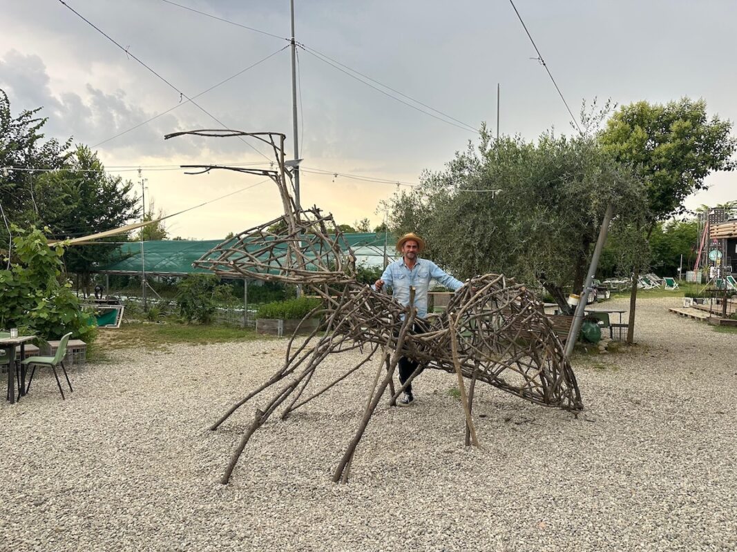 01 La formica di LUMEN realizzata da Moradi Il Sedicente