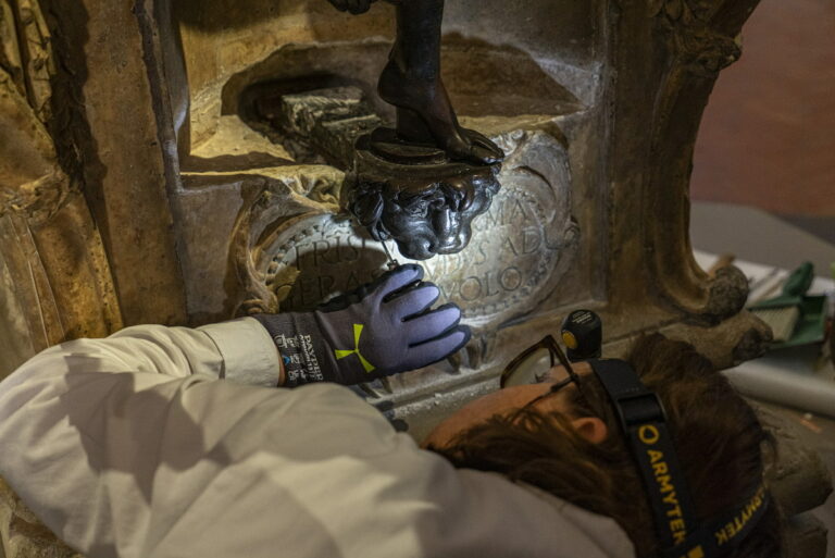 Restauro del basamento del Perseo: al via il cantiere “live”