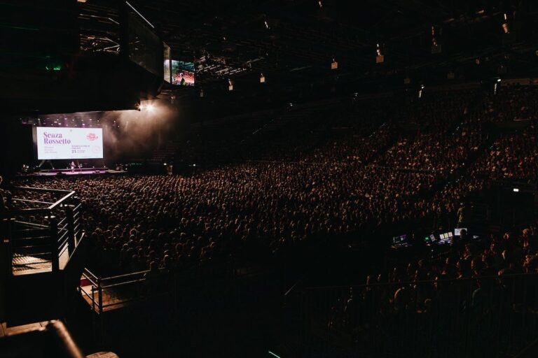 “Senza Rossetto”: oltre 7500 persone al Mandela Forum per gli 80 anni del voto alle donne